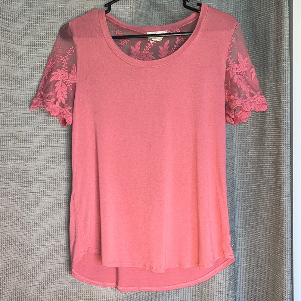 Clyde & Baxter pink top with Lace sleeves and back